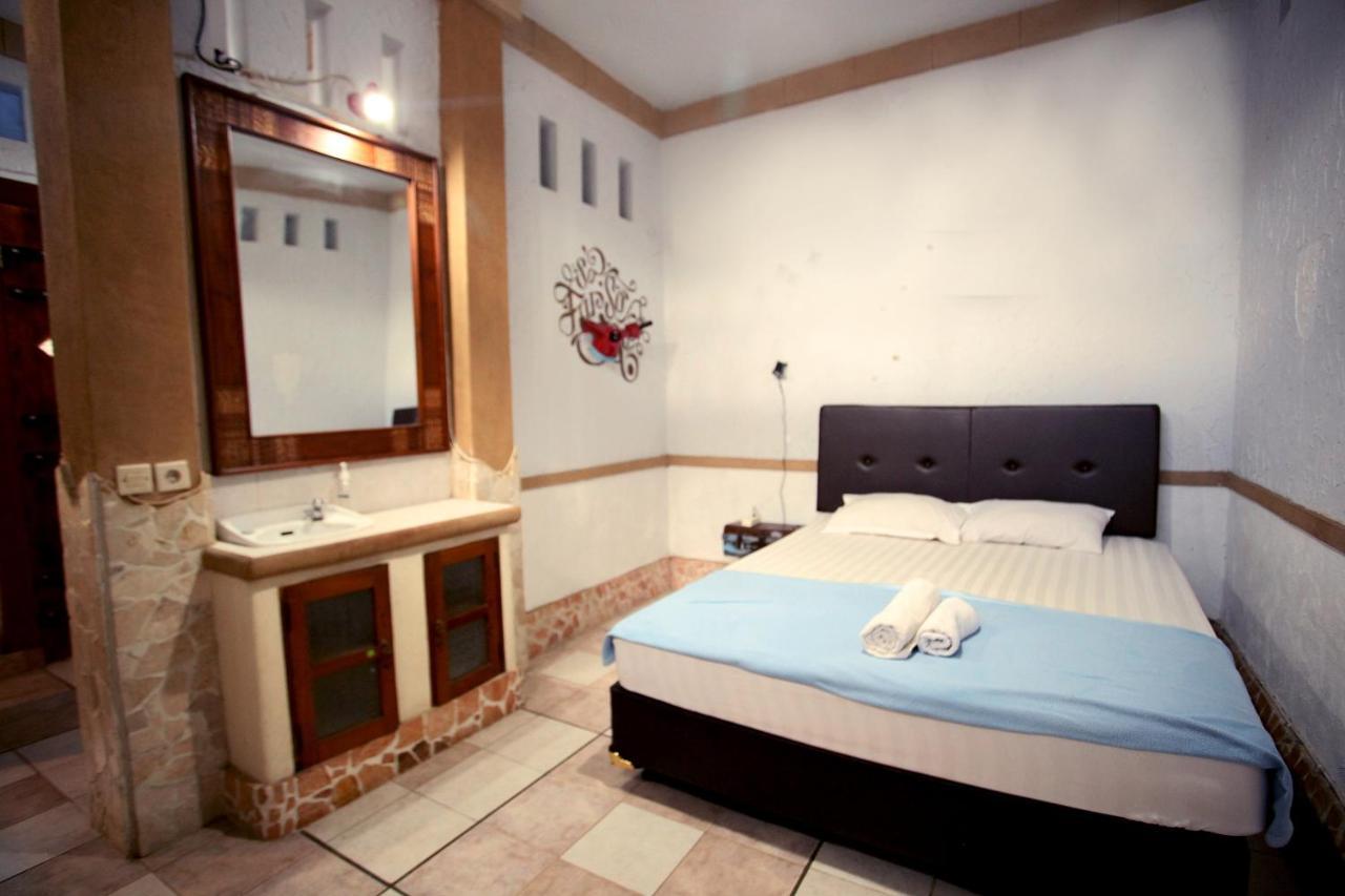 Budarno Homestay Kejayan ภายนอก รูปภาพ