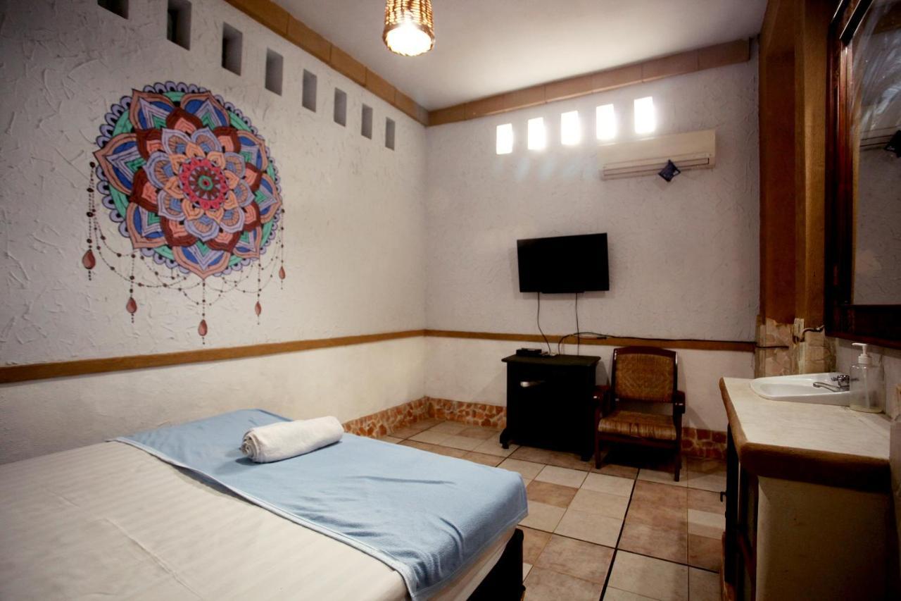 Budarno Homestay Kejayan ภายนอก รูปภาพ